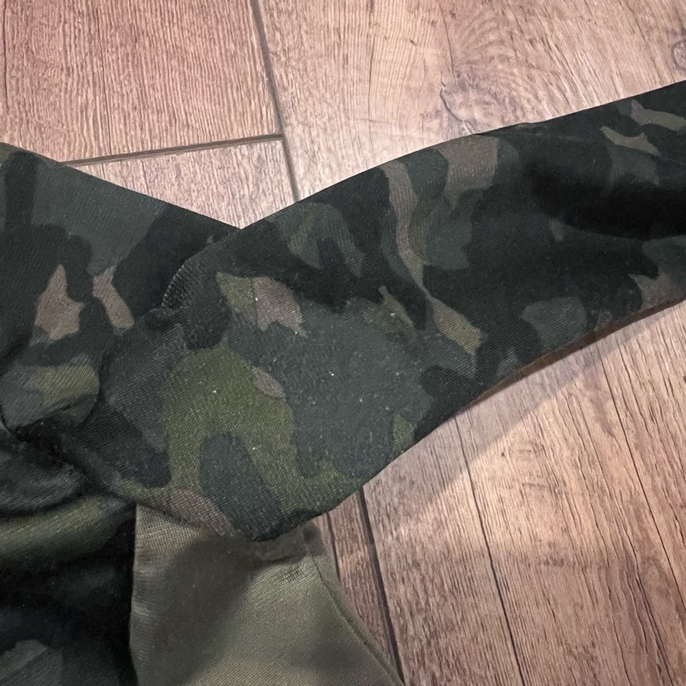 Nike Boys Camo Zip Up Jacket, size 6 - Picture 5 of 6